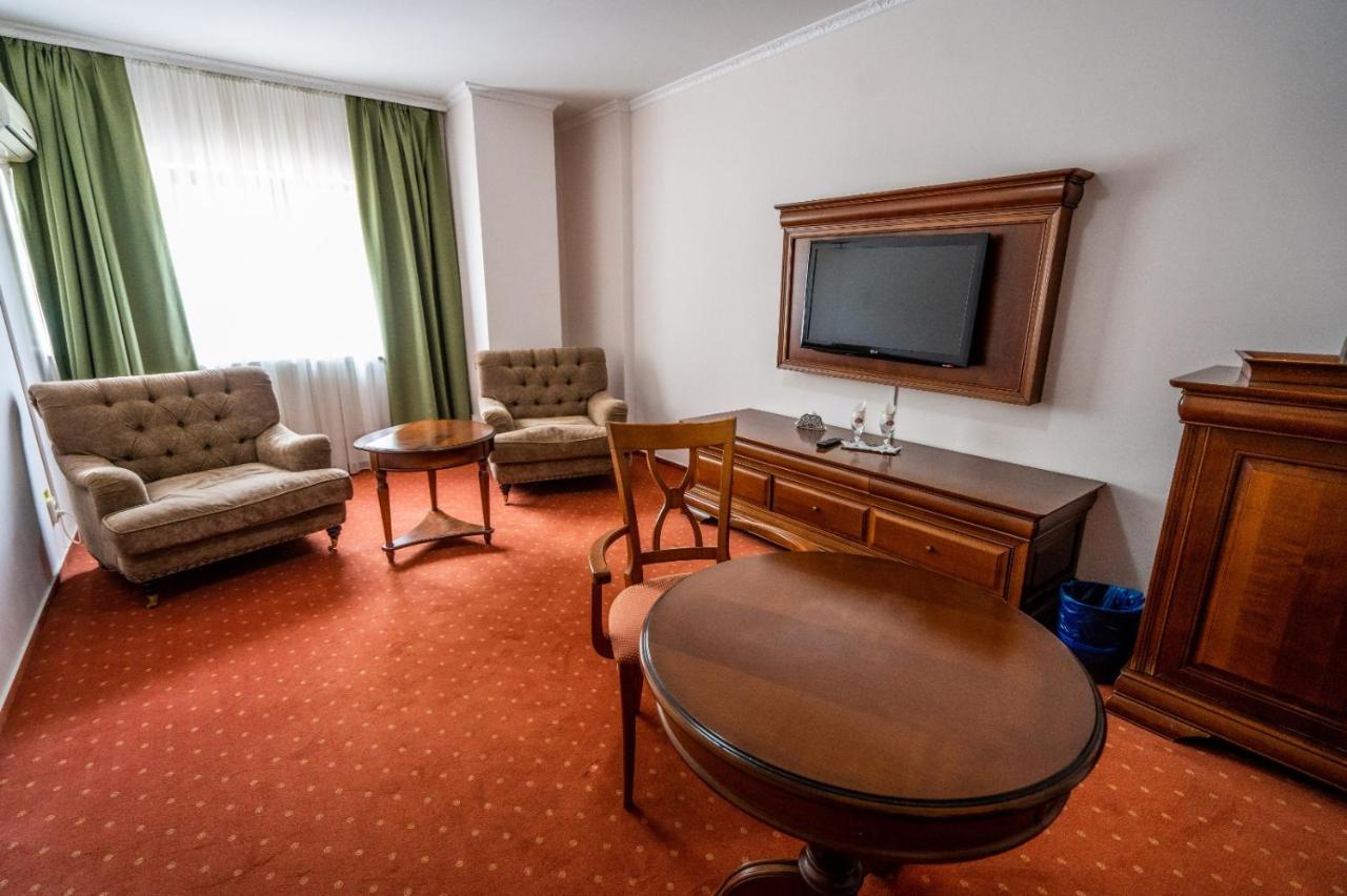 Hotel Tex Club Botoşani Eksteriør bilde