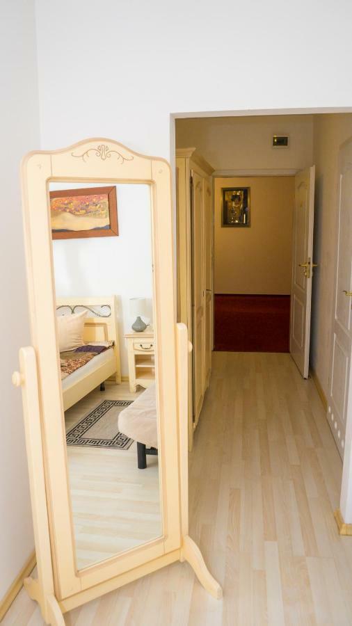 Hotel Tex Club Botoşani Eksteriør bilde