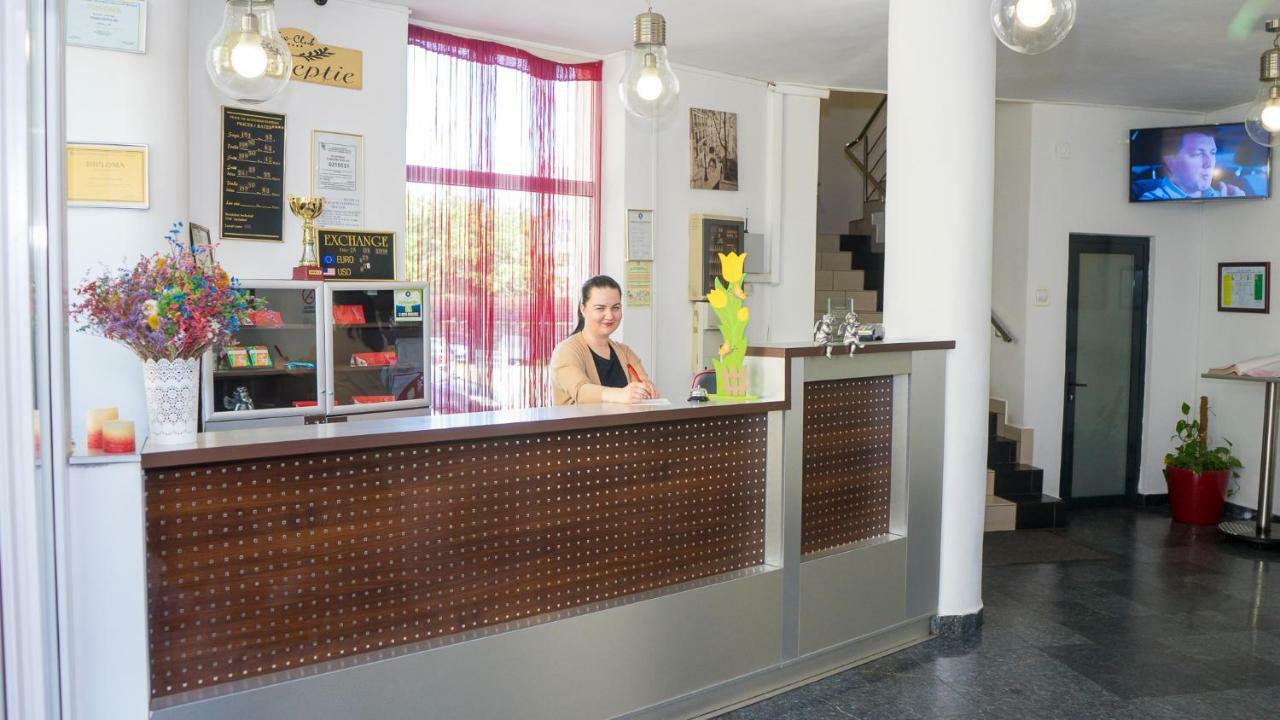 Hotel Tex Club Botoşani Eksteriør bilde