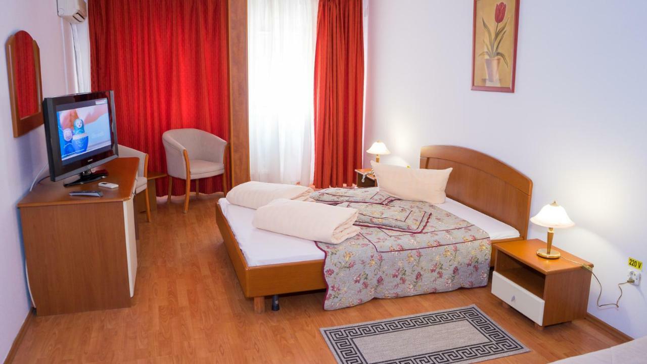 Hotel Tex Club Botoşani Eksteriør bilde