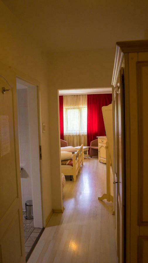 Hotel Tex Club Botoşani Eksteriør bilde