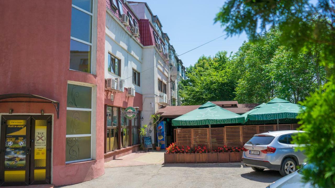 Hotel Tex Club Botoşani Eksteriør bilde