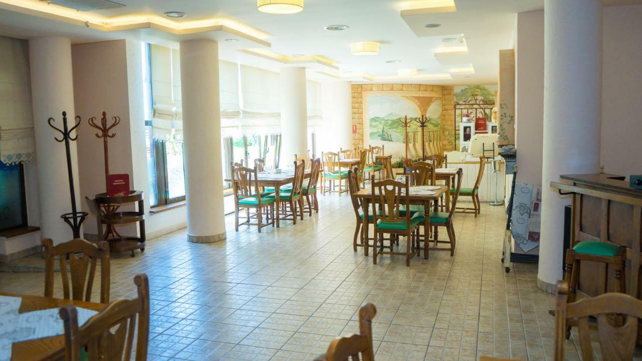 Hotel Tex Club Botoşani Eksteriør bilde