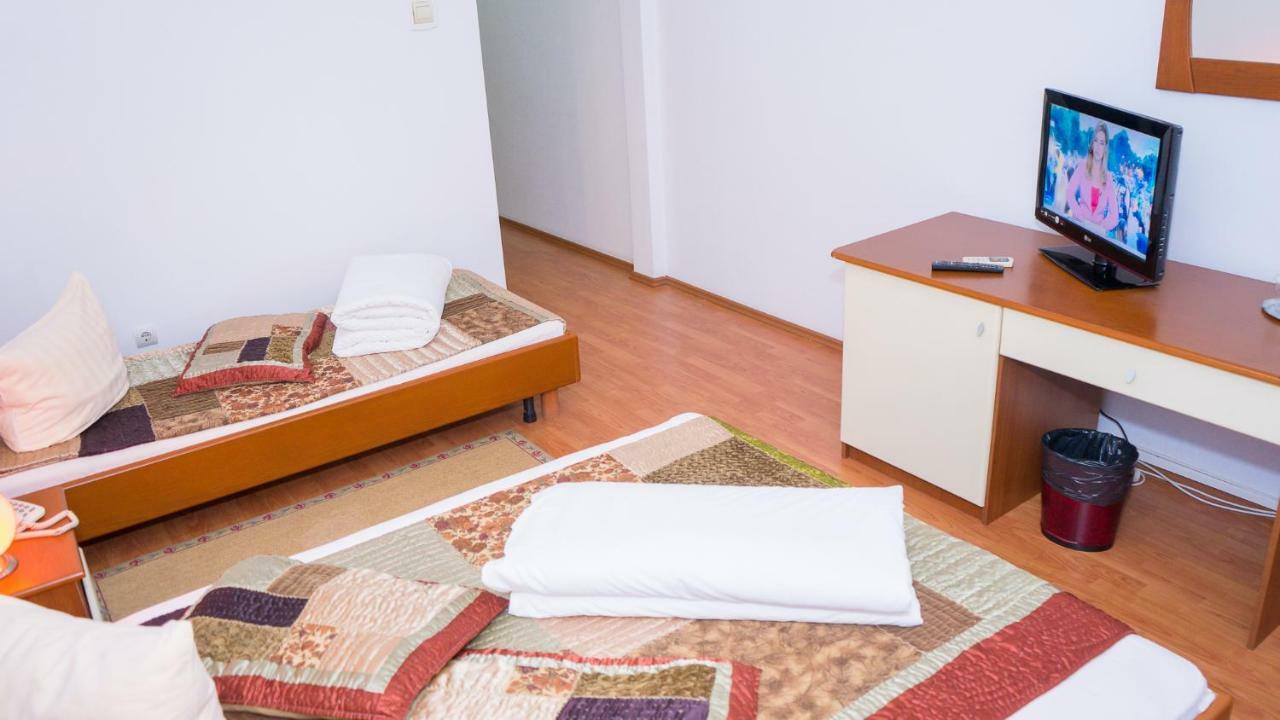 Hotel Tex Club Botoşani Eksteriør bilde