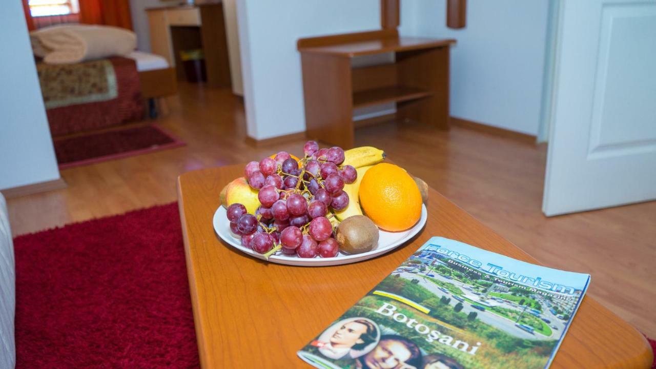 Hotel Tex Club Botoşani Eksteriør bilde