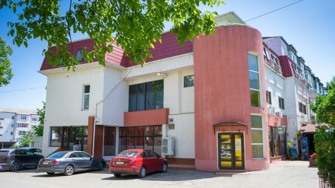 Hotel Tex Club Botoşani Eksteriør bilde
